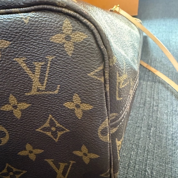 Louis Vuitton Neverfull MM Monogram - Picture 5 of 8